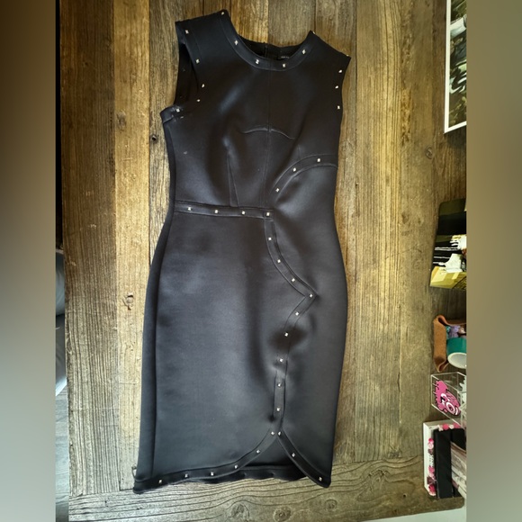 YIGAL AZROUEL BLACK STUD SCUBA DRESS. SIZE 8. Never worn. 🖤 - Picture 1 of 5